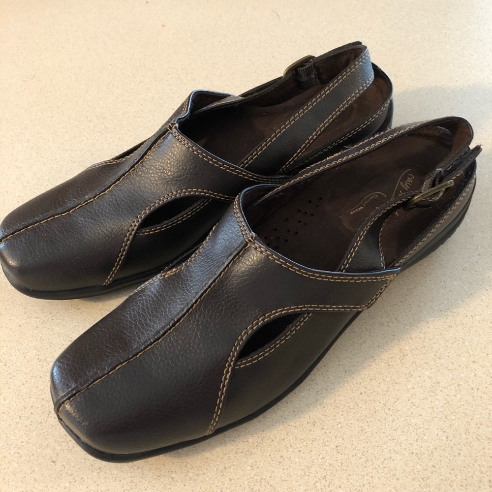 EASY STREET “Comfort Wave “ shoes. Size 8 Narrow.